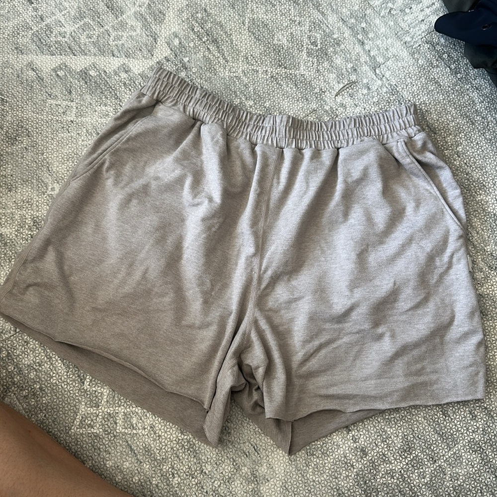 Vuori boyfriend shorts